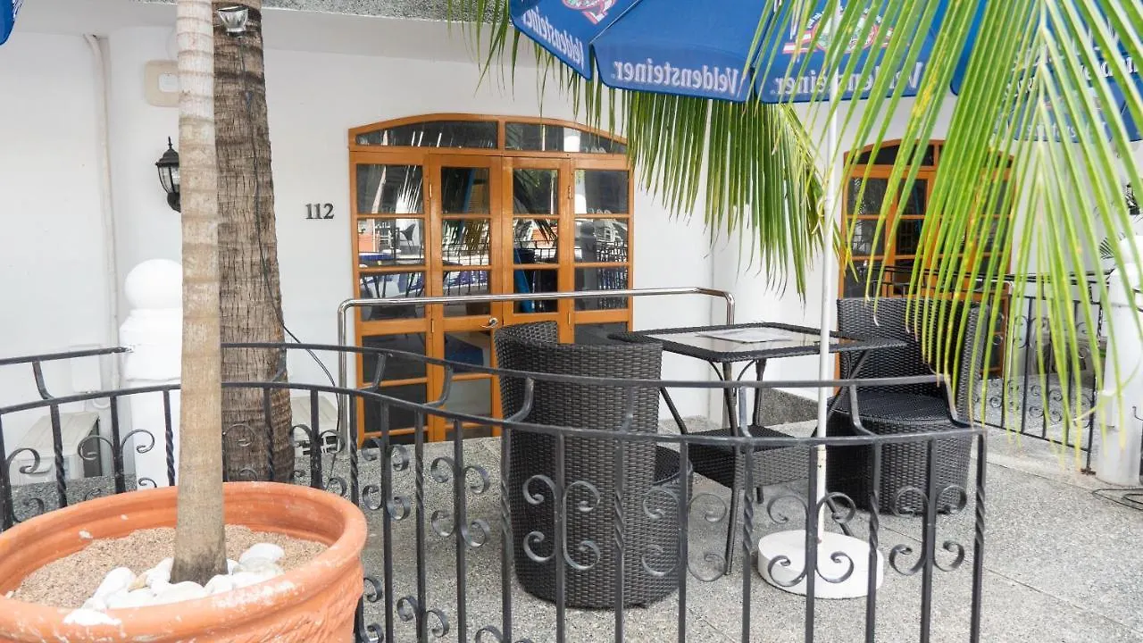 Clarkton Hotel Apartment Angeles